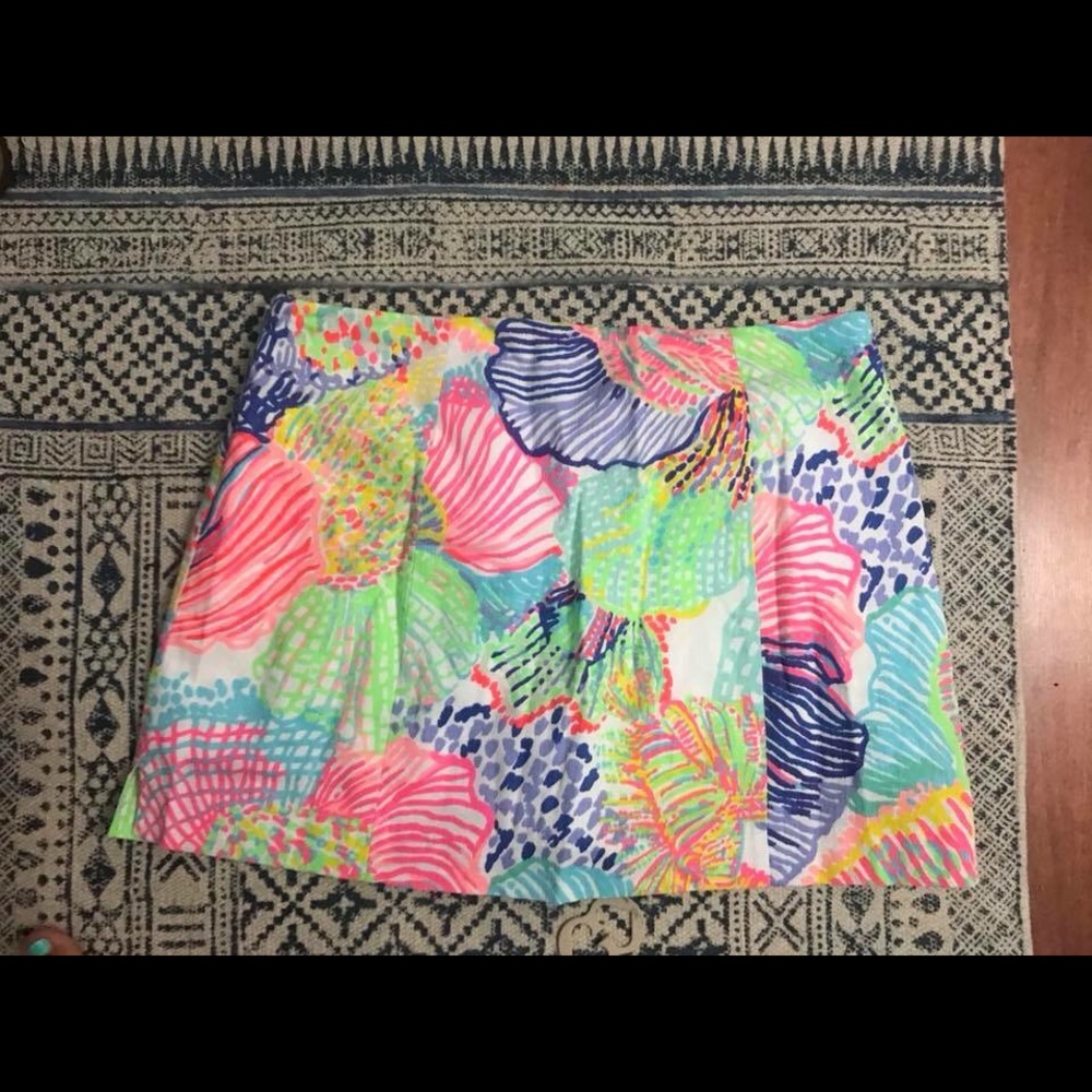 EUC January Skort Roar of the Seas